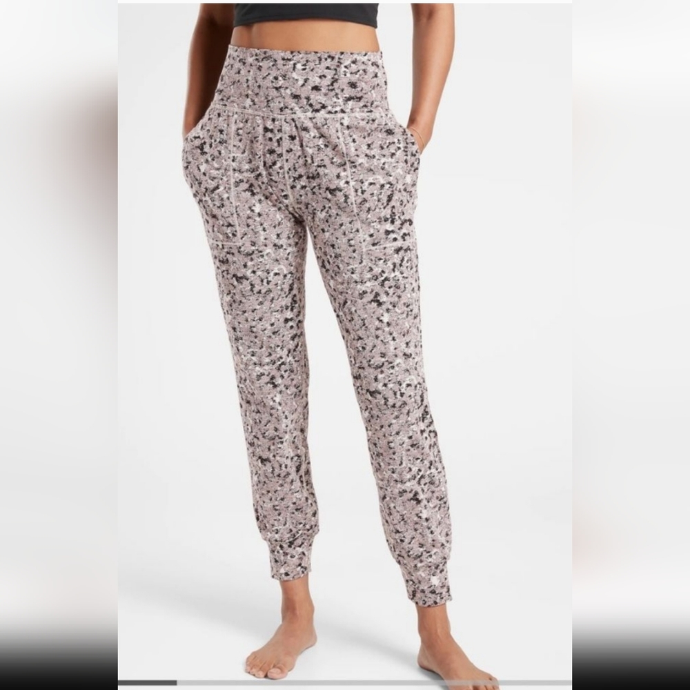 Women's High-Waist Printed Salutation Jogger Pants - Blush Speckle